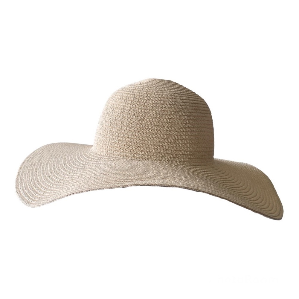 Oversized summer straw hat